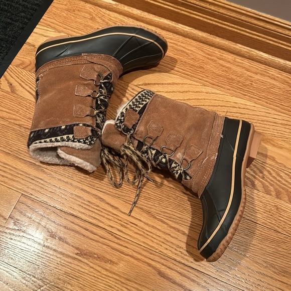 Khombu Winter Boots - Picture 2 of 6